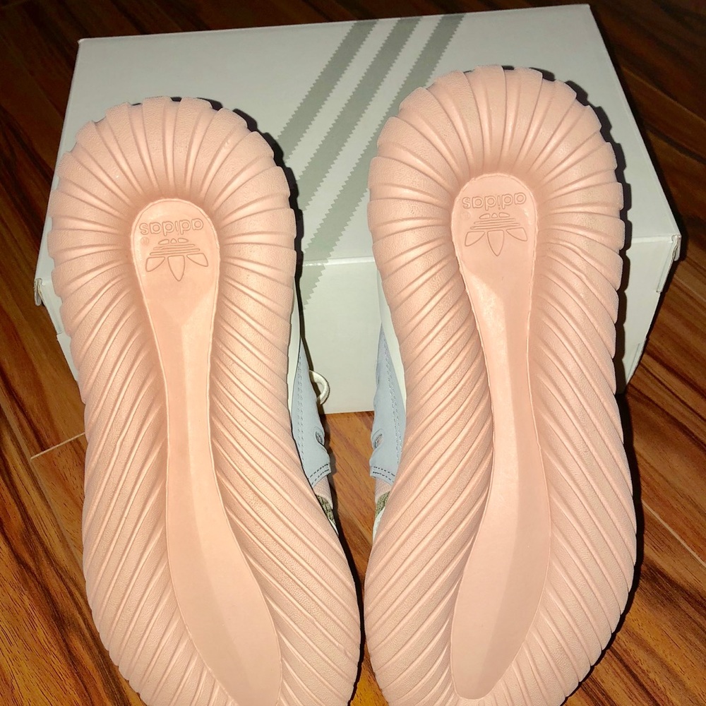 Custom Adidas - Picture 5 of 5